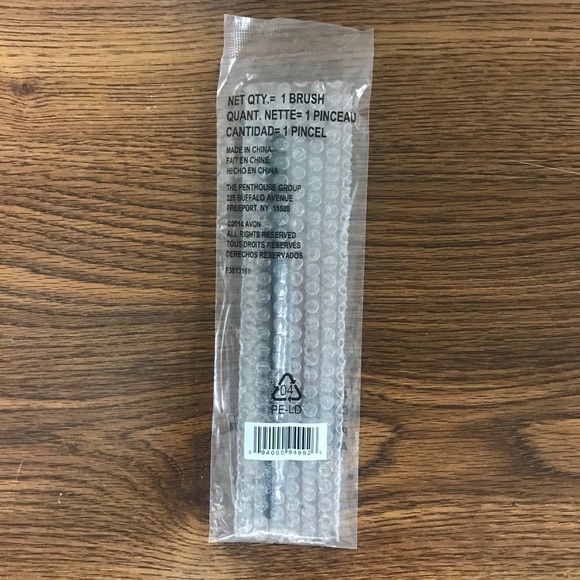 NWT Avon Pro Concealer Brush - Picture 2 of 2